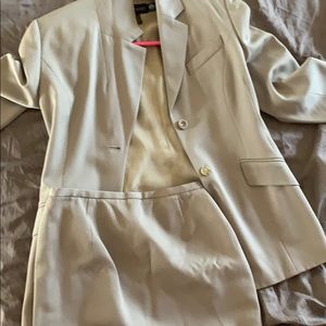 Two piece Suit with skirt